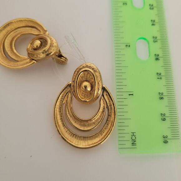 Vintage Monet Earrings Gold Tone Clip on Statement Large - Picture 4 of 7